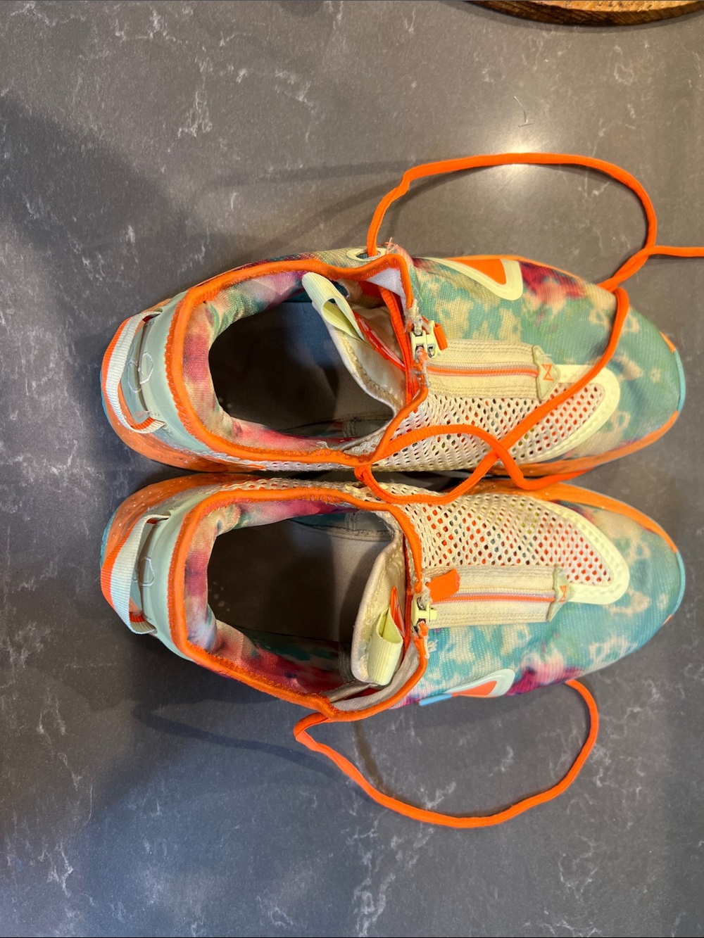 Nike men’s basketball shoes in Teal & Orange - Picture 4 of 4
